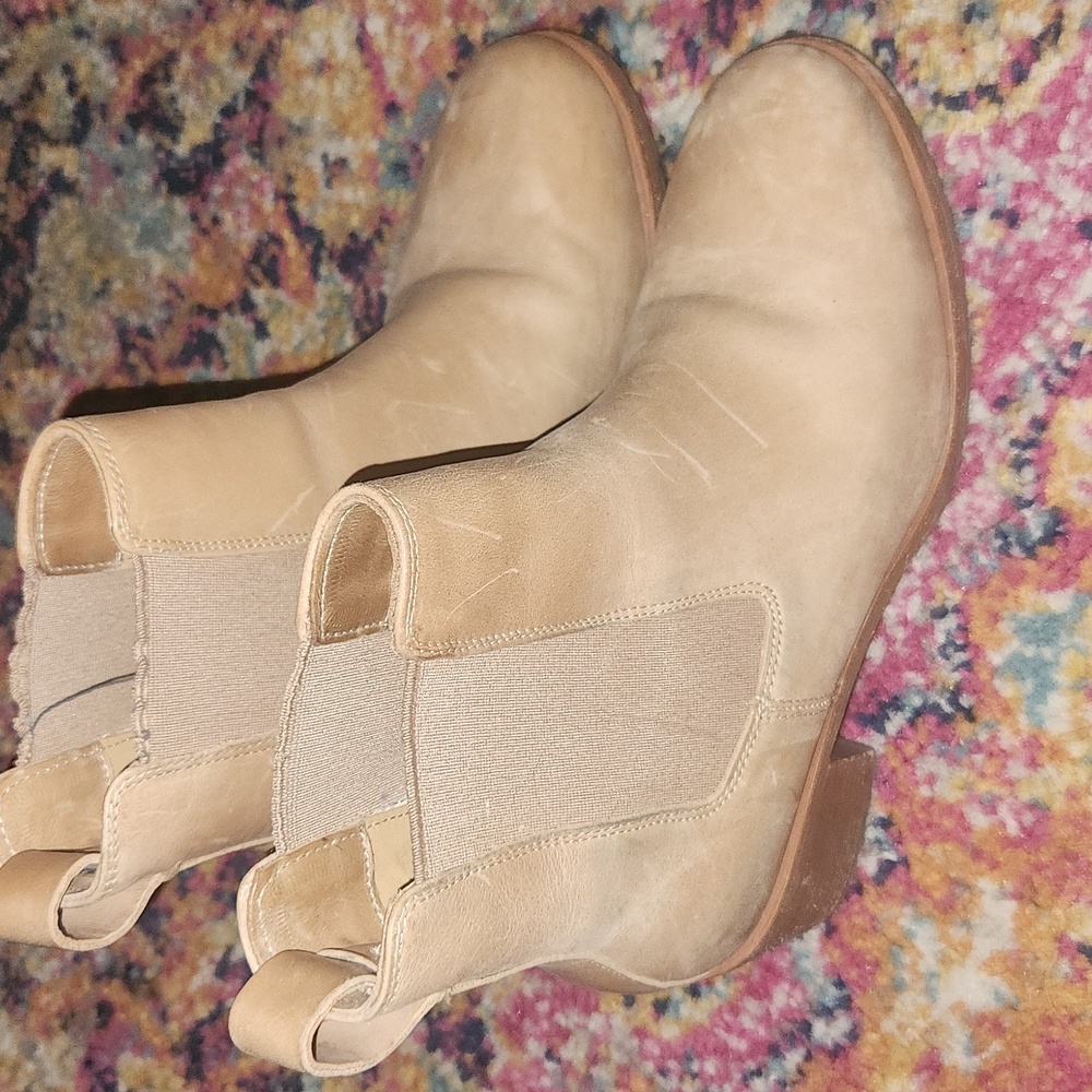 Nisolo Ana Go-To Heeled Chelsea Boot Almond Sz 8